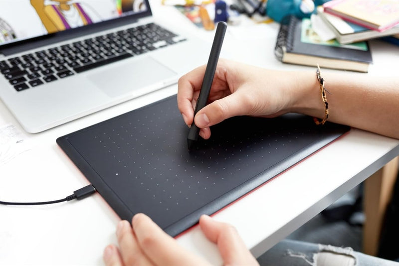 [RePacked] Wacom CTL - 672/K0 - CX Medium 8.5 - inch x 5.3 - inch Graphic Tablet with Pen - Red and Black - SWIFT PERIPHERALSCTL-672/K0-CX-RF